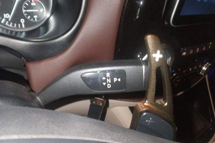 Used Mercedes-Benz Vito 2016 2.0T Business Edition Gear Lever