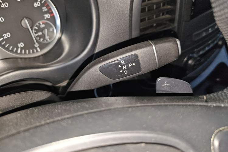 Used Mercedes-Benz Vito 2016 2.0T Elite Edition Gear Lever