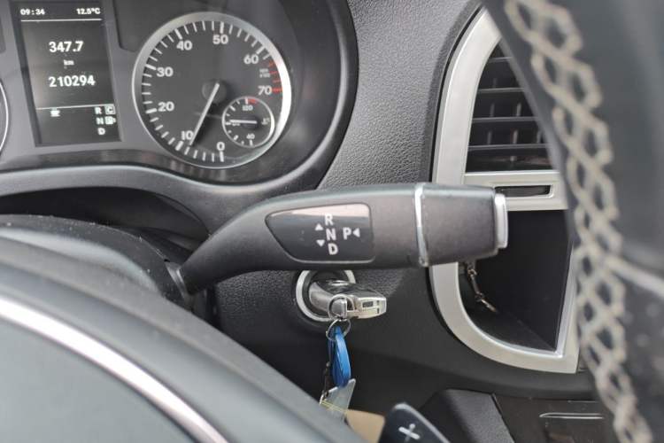 Used Mercedes-Benz Vito 2016 2.0T Business Edition Gear Lever