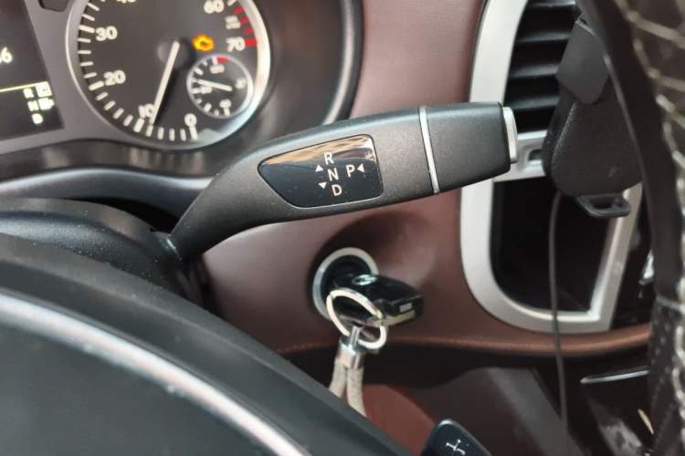 Used Mercedes-Benz Vito 2016 2.0T Business Edition Gear Lever