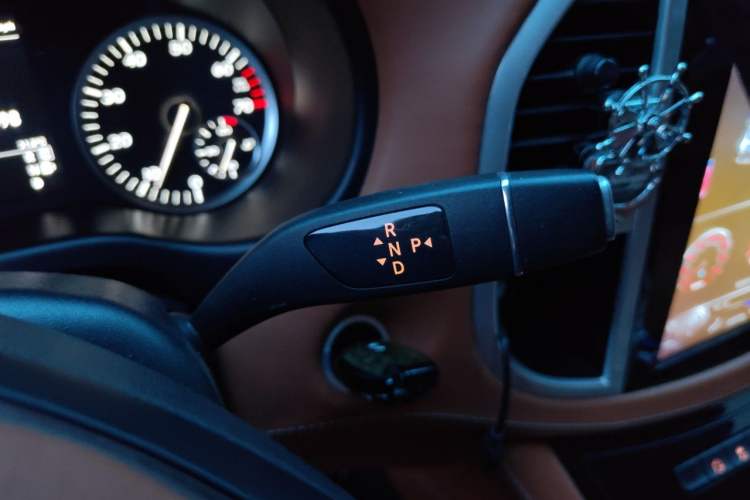 Used Mercedes-Benz Vito 2016 2.0T Business Edition Gear Lever
