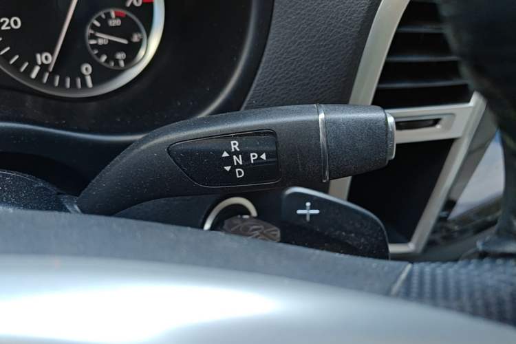 Used Mercedes-Benz Vito 2016 2.0T Elite Edition Gear Lever