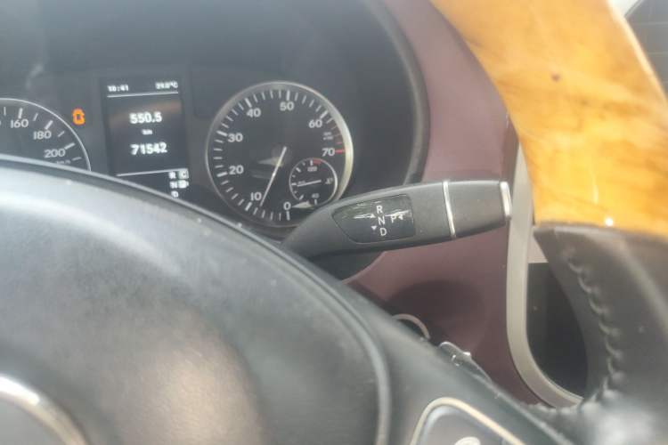 Used Mercedes-Benz Vito 2016 2.0T Elite Edition Gear Lever