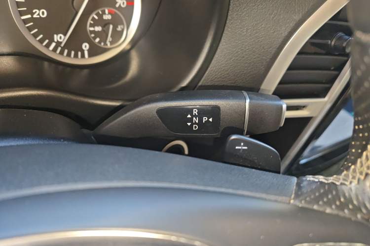 Used Mercedes-Benz Vito 2016 2.0T Business Edition Gear Lever