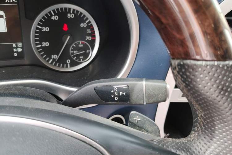 Used Mercedes-Benz Vito 2016 2.0T Business Edition Gear Lever