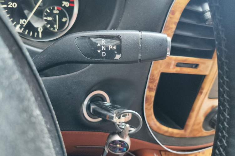 Used Mercedes-Benz Vito 2016 2.0T Elite Edition Gear Lever