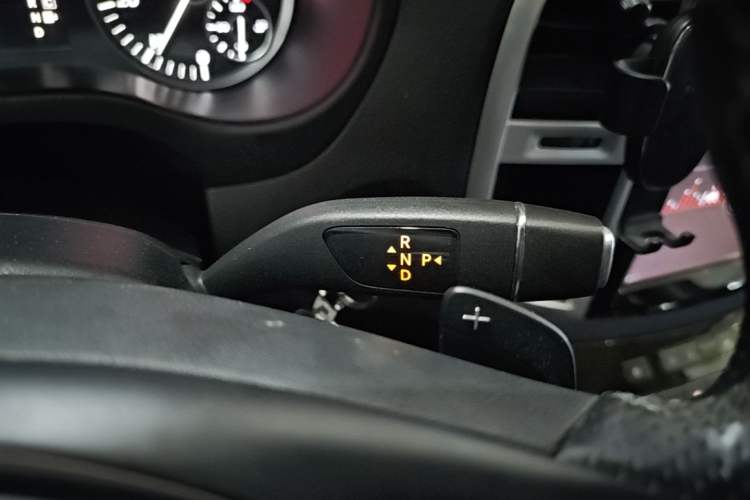Used Mercedes-Benz Vito 2016 2.0T Business Edition Gear Lever