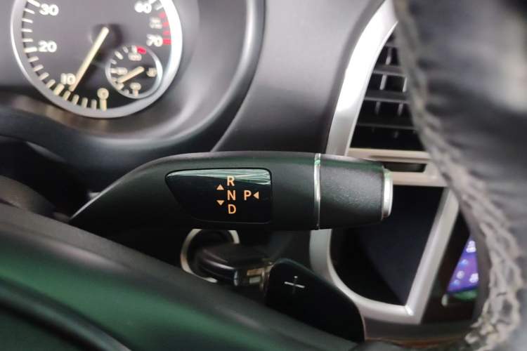 Used Mercedes-Benz Vito 2016 2.0T Elite Edition Gear Lever