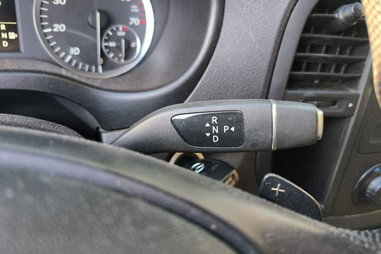 Used Mercedes-Benz Vito 2016 2.0T Elite Version 9-seater Gear Lever