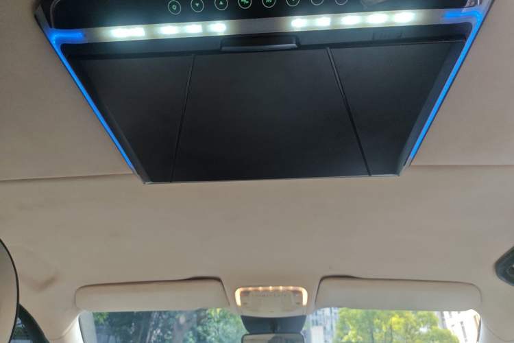 Used Mercedes-Benz Vito 2016 2.0T Elite Edition Headliner