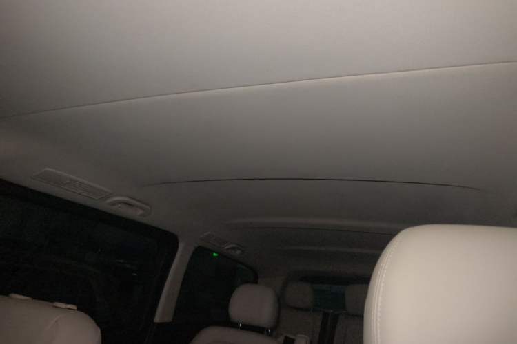 Used Mercedes-Benz Vito 2016 2.0T Business Edition Headliner