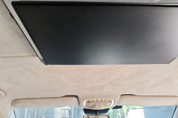 Used Mercedes-Benz Vito 2016 2.0T Business Edition Headliner