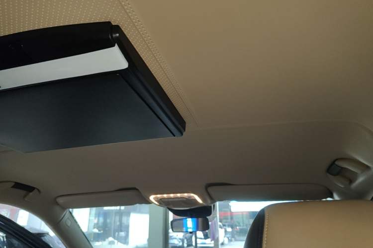 Used Mercedes-Benz Vito 2016 2.0T Business Edition Headliner