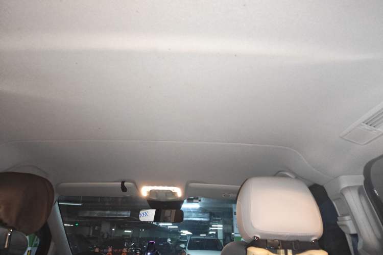 Used Mercedes-Benz Vito 2016 2.0T Elite Edition Headliner
