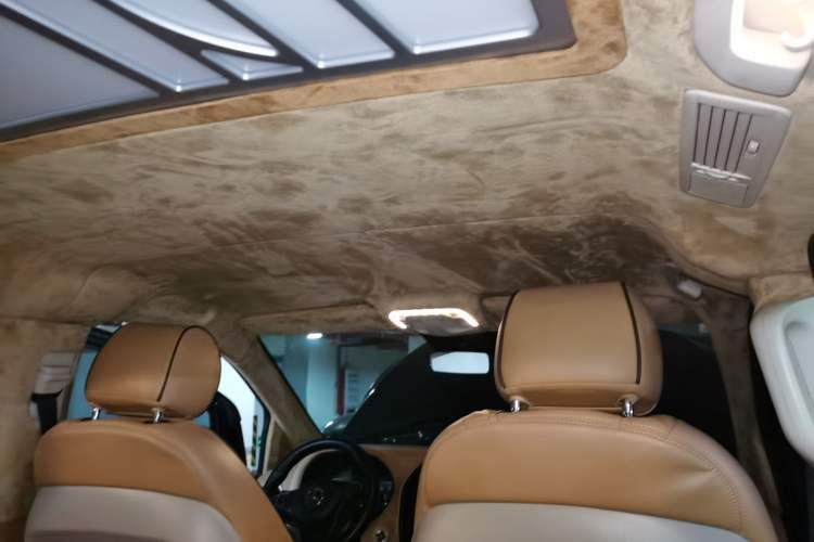 Used Mercedes-Benz Vito 2016 2.0T Elite Version 9-seater Headliner
