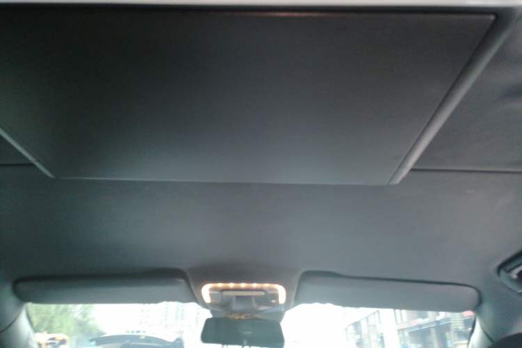 Used Mercedes-Benz Vito 2016 2.0T Elite Edition Headliner