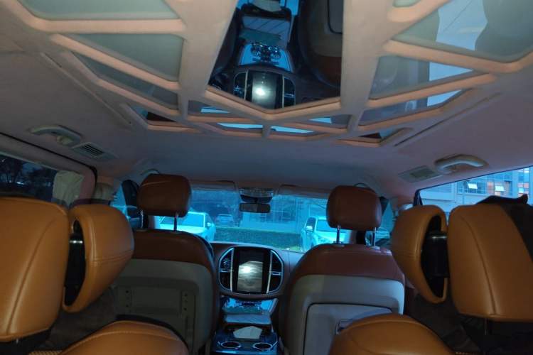Used Mercedes-Benz Vito 2016 2.0T Business Edition Headliner