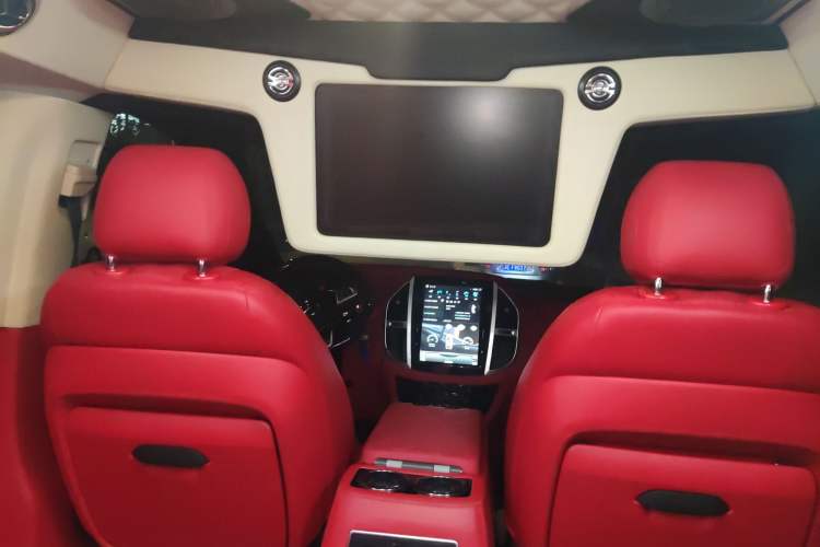 Used Mercedes-Benz Vito 2016 2.0T Elite Edition Headliner