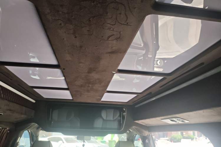 Used Mercedes-Benz Vito  Headliner