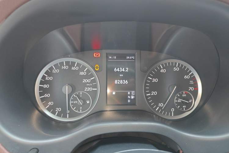 Used Mercedes-Benz Vito 2016 2.0T Business Edition Instrument Cluster
