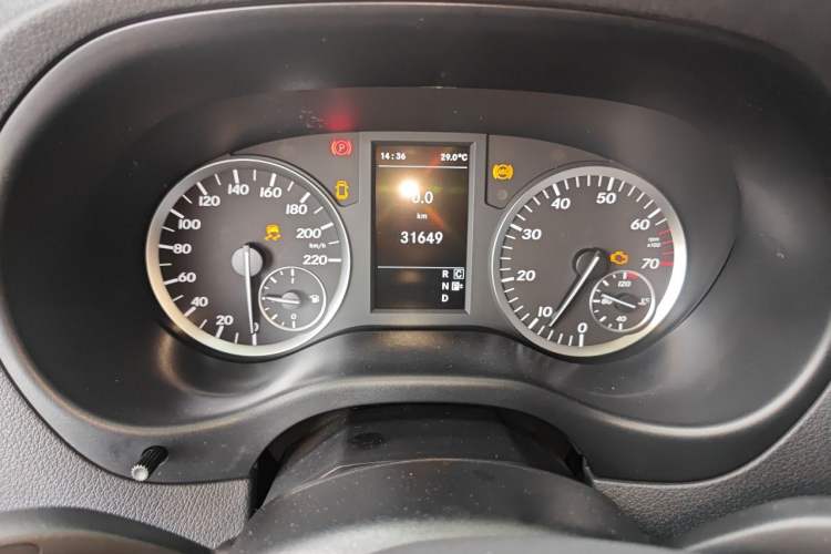 Used Mercedes-Benz Vito 2016 2.0T Business Edition Instrument Cluster