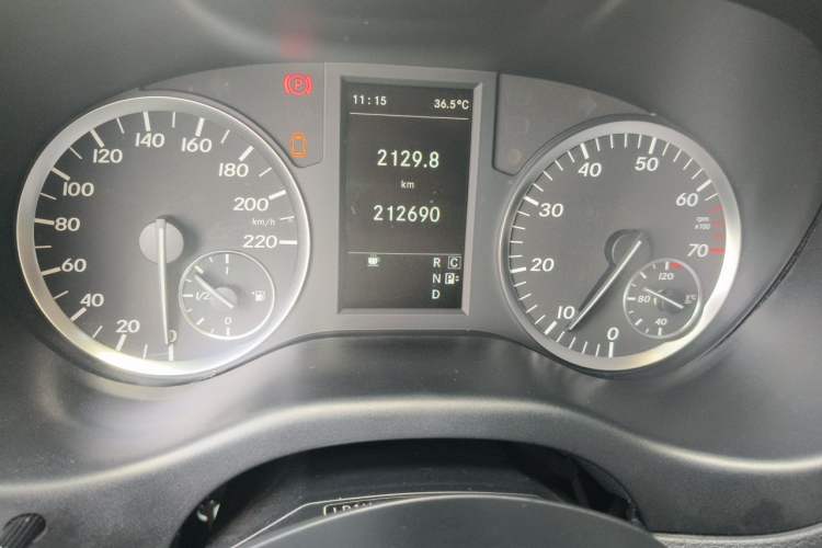 Used Mercedes-Benz Vito 2016 2.0T Business Edition Instrument Cluster