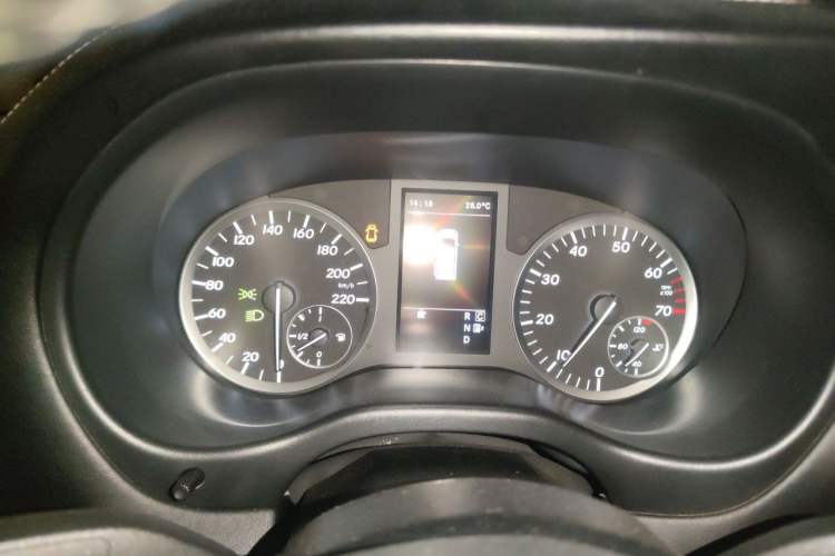 Used Mercedes-Benz Vito 2016 2.0T Business Edition Instrument Cluster