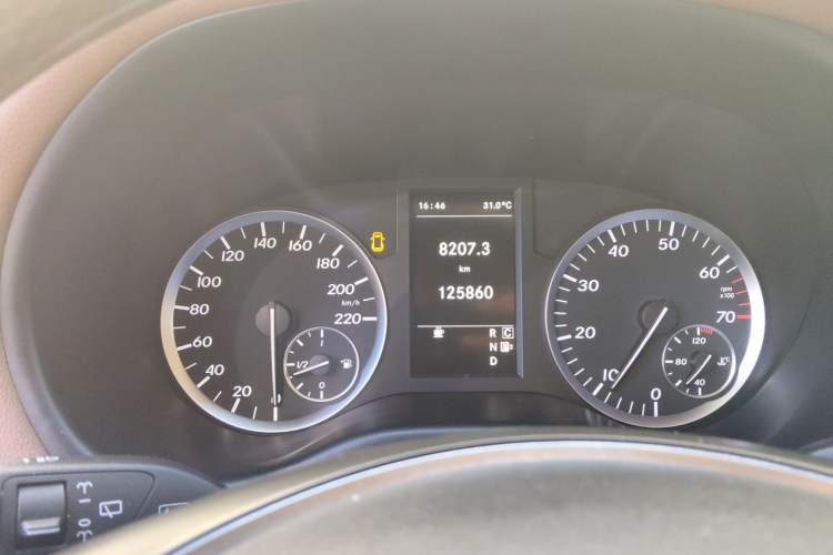 Used Mercedes-Benz Vito 2016 2.0T Elite Edition Instrument Cluster