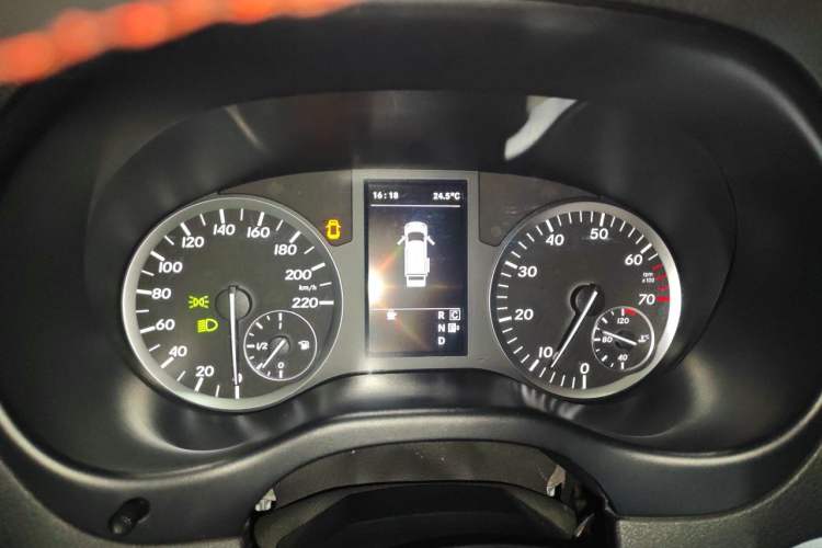 Used Mercedes-Benz Vito 2016 2.0T Elite Edition Instrument Cluster
