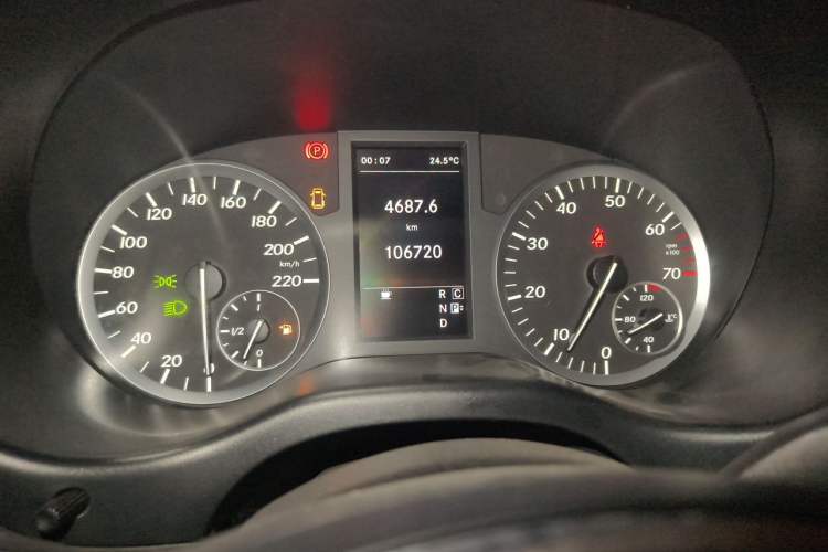Used Mercedes-Benz Vito 2016 2.0T Business Edition Instrument Cluster