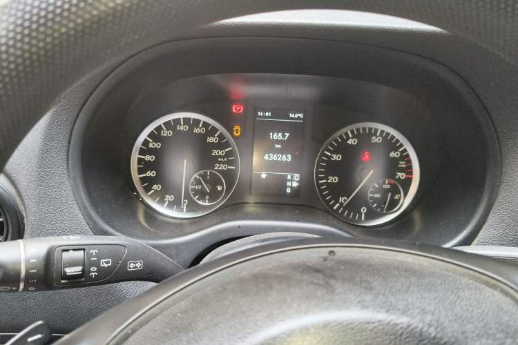 Used Mercedes-Benz Vito 2016 2.0T Elite Version 9-seater Instrument Cluster