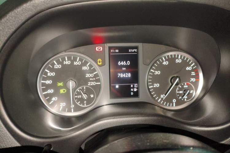 Used Mercedes-Benz Vito 2016 2.0T Business Edition Instrument Cluster