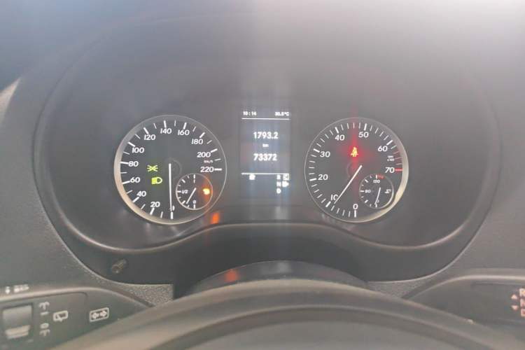 Used Mercedes-Benz Vito 2016 2.0T Elite Edition Instrument Cluster