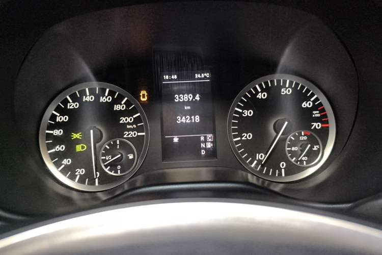 Used Mercedes-Benz Vito 2016 2.0T Business Edition Instrument Cluster