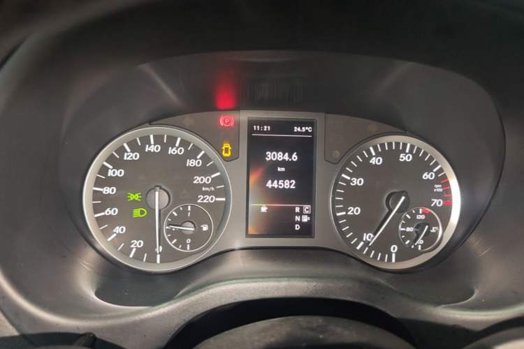 Used Mercedes-Benz Vito 2016 2.0T Business Edition Instrument Cluster