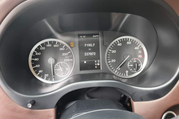 Used Mercedes-Benz Vito 2016 2.0T Elite Edition Instrument Cluster