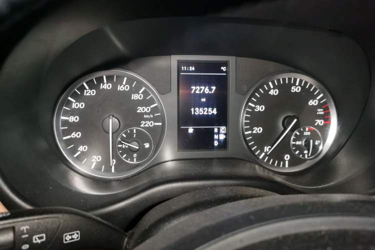 Used Mercedes-Benz Vito 2016 2.0T Elite Version 9-seater Instrument Cluster