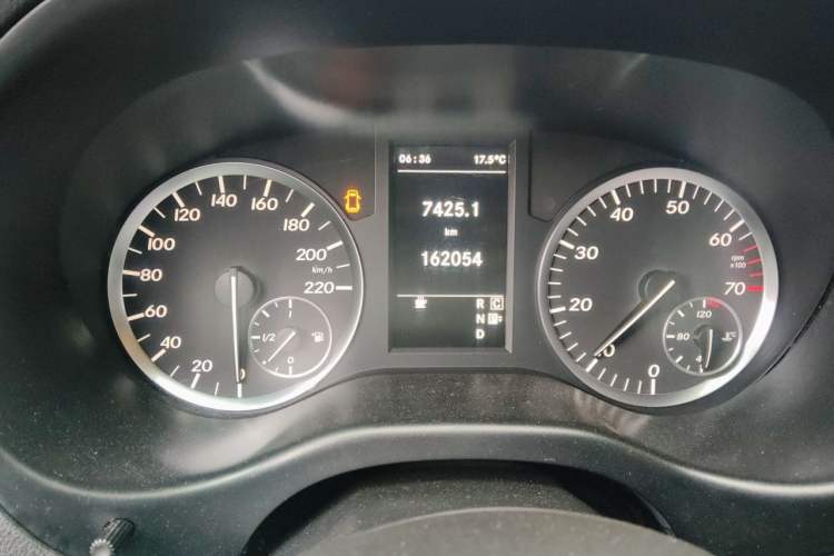 Used Mercedes-Benz Vito 2016 2.0T Business Edition Instrument Cluster