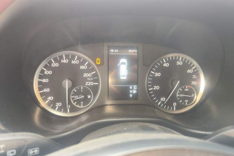 Used Mercedes-Benz Vito 2016 2.0T Elite Edition Instrument Cluster