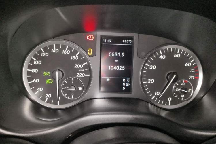 Used Mercedes-Benz Vito 2016 2.0T Business Edition Instrument Cluster