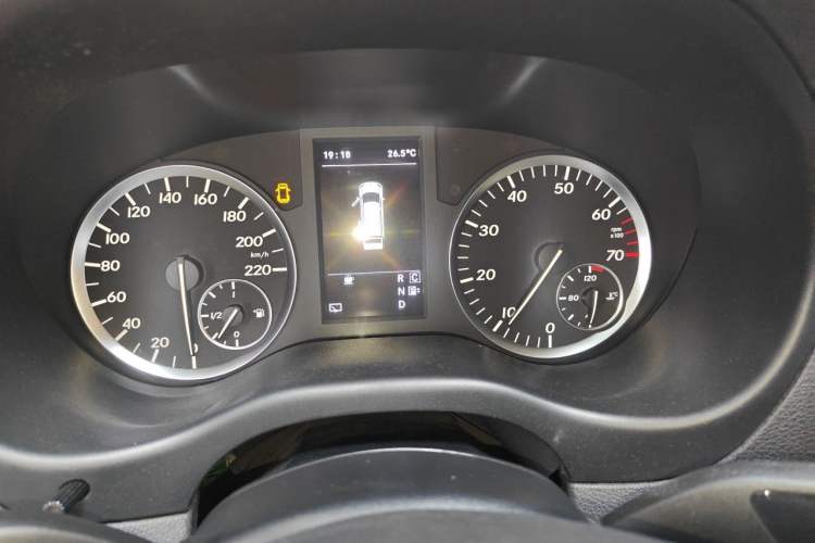 Used Mercedes-Benz Vito 2016 2.0T Business Edition Instrument Cluster