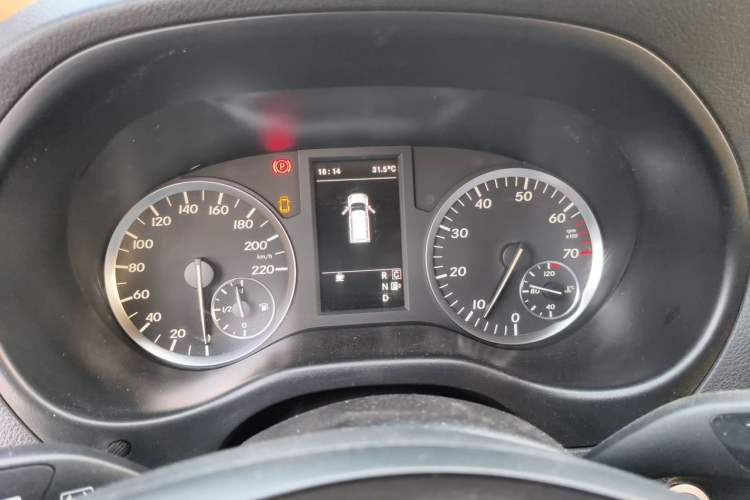 Used Mercedes-Benz Vito 2016 2.0T Elite Edition Instrument Cluster