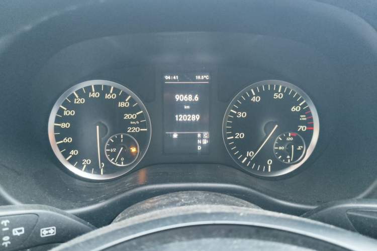 Used Mercedes-Benz Vito 2016 2.0T Elite Edition Instrument Cluster