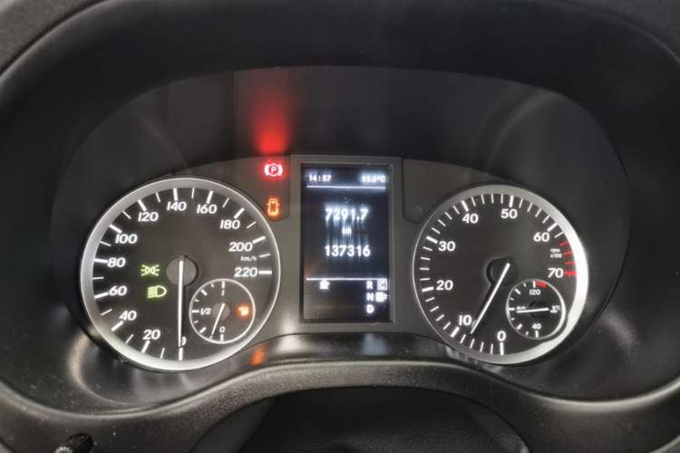 Used Mercedes-Benz Vito 2016 2.0T Elite Edition Instrument Cluster