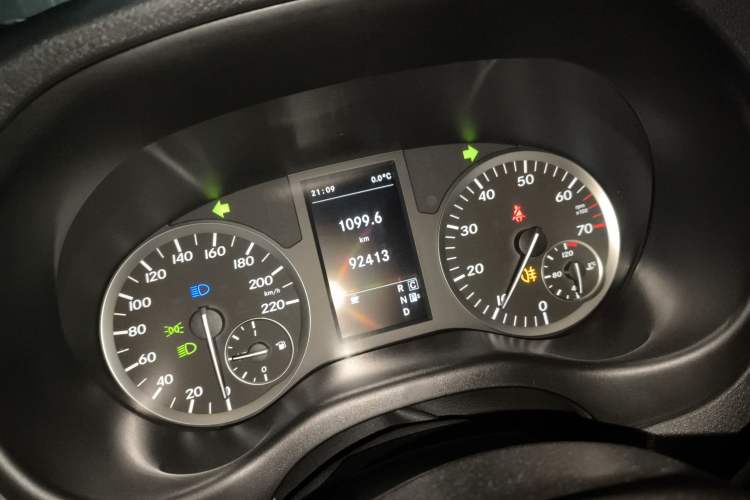 Used Mercedes-Benz Vito 2016 2.0T Business Edition Interior 1