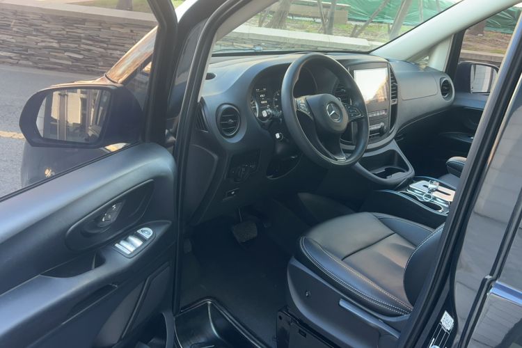 Used Mercedes-Benz Vito 2016 2.0T Elite Edition Interior 1