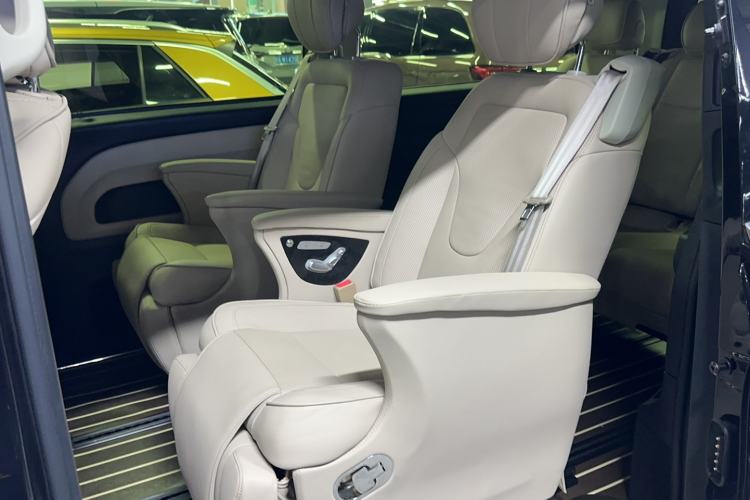 Used Mercedes-Benz Vito 2016 2.0T Business Edition Interior 2