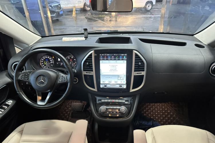 Used Mercedes-Benz Vito 2016 2.0T Business Edition Interior 2