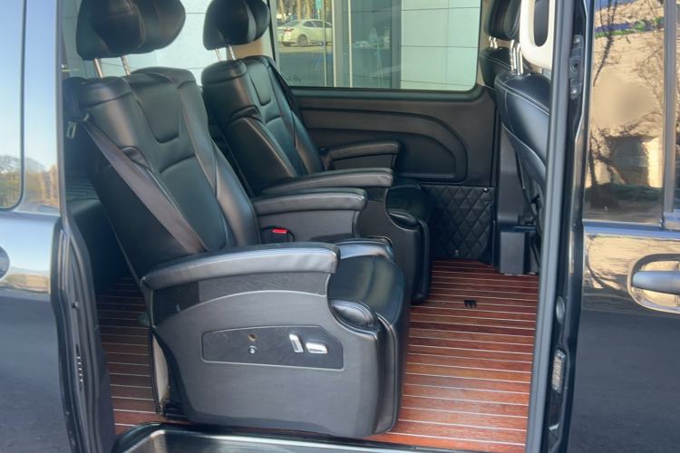 Used Mercedes-Benz Vito 2016 2.0T Elite Edition Interior 2