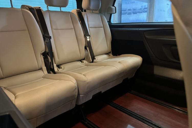 Used Mercedes-Benz Vito 2016 2.0T Business Edition Interior 7